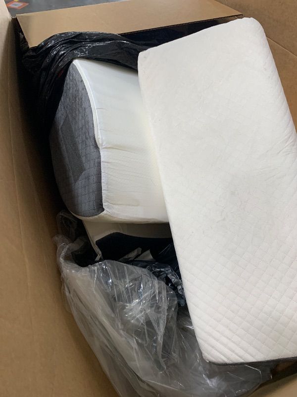 Photo 1 of pillows 