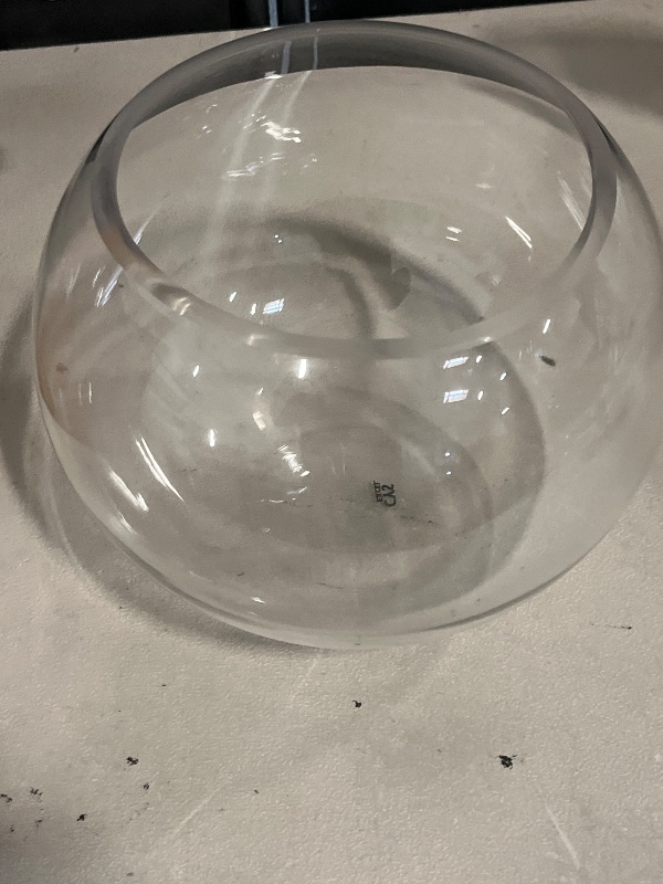Photo 1 of Yardwe Glass Bubble Bowl Fish Bowl Vase Glass Round Terrarium Globe Flower Vase Centerpiece 15cm Clear Bubble Planter Terrarium for Flower Arrangements Weddings Events Decorating