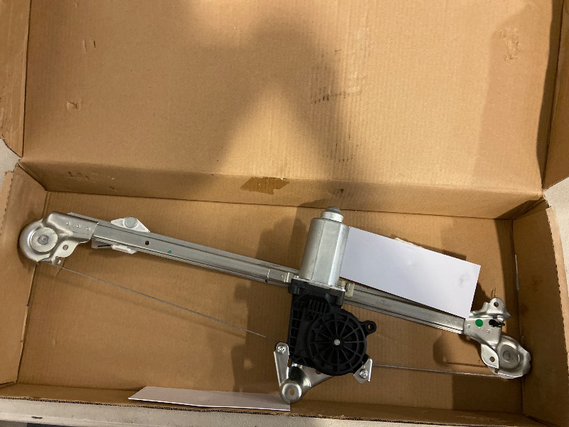 Photo 1 of JC Whitney Window Regulator Compatible with 2000-2003 Mercedes Benz E320, 2000-2002 E430, 2003 E500, E55 AMG with Motor Rear, Passenger Side JRM49170021