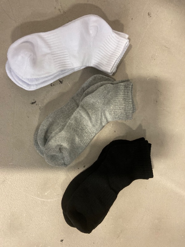 Photo 1 of MeMoi 6 Pairs Women's Half Cushioned Solid Color Quarter Sock