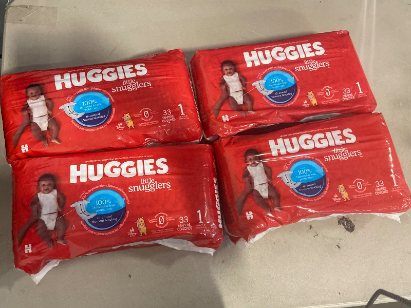 Photo 1 of Huggies Size 5 Diapers, Little Movers Baby Diapers, Size 5 (27+ lbs), 132 Count (2 Packs of 66), Packaging May Vary