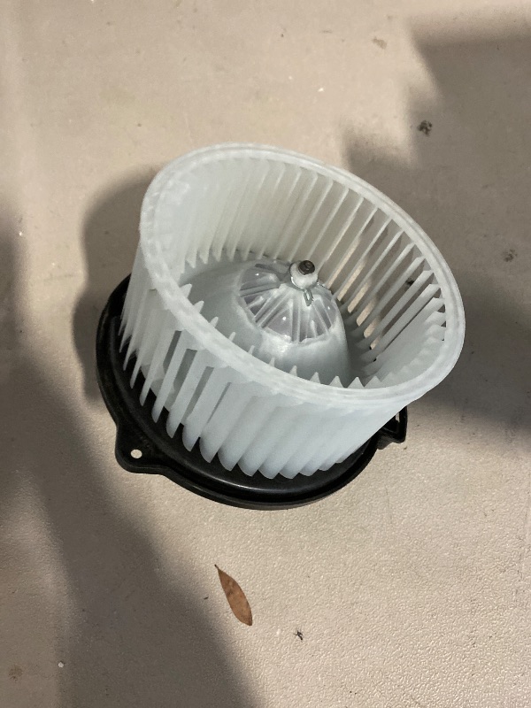 Photo 1 of Air Conditioning A/C Heater Blower Motor with Fan Cage for 2010 2011 2012 2013 Kia Soul, Replaces 97113 2K000, 700246, 615-50104 OE