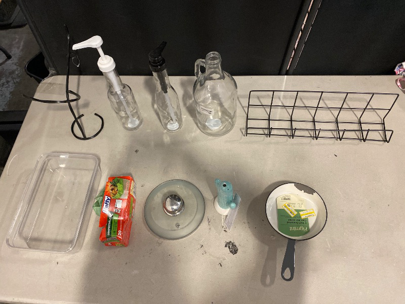 Photo 1 of 10 items of house hold kitchen items 