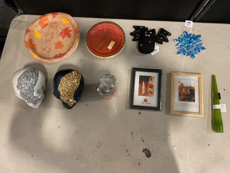 Photo 1 of 10 holiday items 