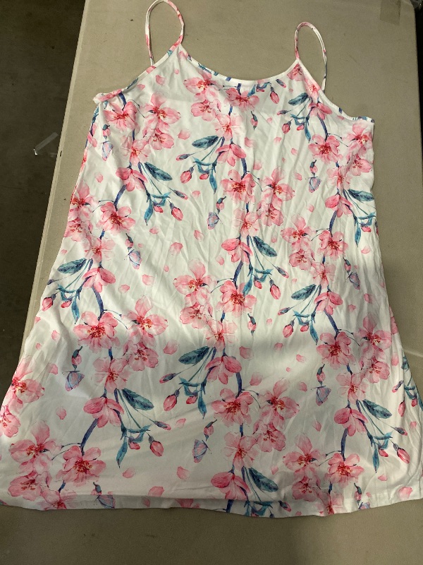 Photo 1 of Size 4XL Ladies sleep gown in ivory w/ pink floral print