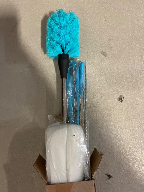 Photo 1 of Holikme Bottle Brush Tube Cleaning Lab Set with Long Handle, Cup Cleaner for Washing Narrow Neck Beer Wine Decanter Pipes Lids Sinks Cap Covers, White