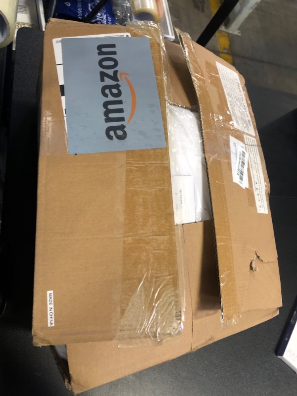 Photo 2 of Masaca White Ruffled Comforter Set Queen,Lightweight Farmhouse Shabby Boho Chic White Bedding,Ultra Soft Fluffy Washed Microfiber Bed Comforter Set 3-Piece (1 White Comforter+2 Ruffle Pillow Shams)