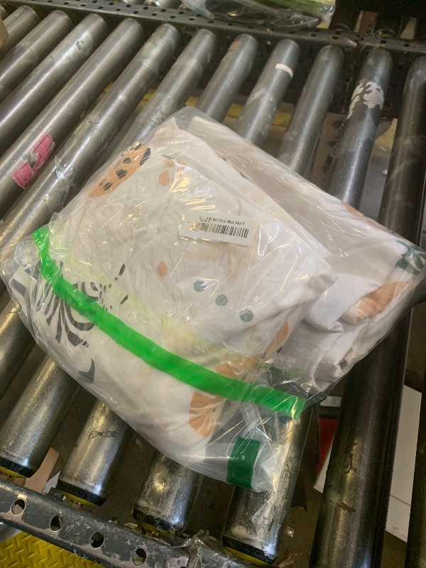 Photo 1 of 100% Cotton 210TC Salt Earth Kids Bedsheet,Twin Sheets Set for Toddler bed, 3 Piece Bedding Set Including Flat Sheet, Fitted Sheet, and Pillowcase, Themed Sheets for a Playful Kids Bed (Jungle Safari)