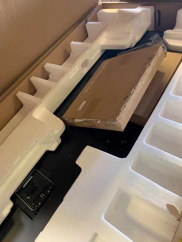 Photo 1 of Samsung 55-Inch Class The Frame LS03F 4K QLED Smart TV (2025 Model) Slim Fit Wall Mount, Modern Frame Design, NQ4 AI Gen2 Processor, Art Mode, Artful Picture Quality, Samsung Vision AI, Alexa Built-in