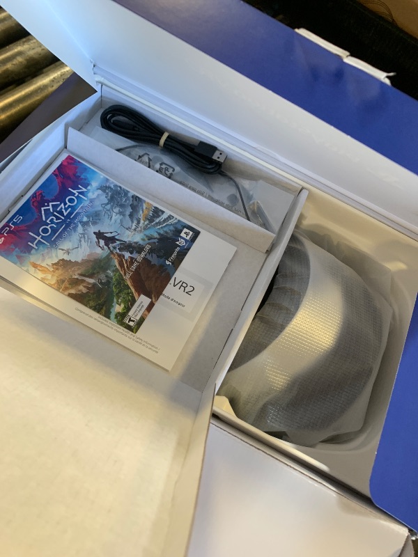 Photo 1 of PlayStation VR2 Horizon Call of The Mountain™ Bundle (PSVR2)