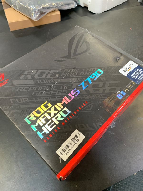 Photo 1 of ASUS ROG Maximus Z790 Hero WiFi6E LGA 1700(Intel 14th,13th&12th Gen) ATX Gaming Motherboard(PCIe 5.0,DDR5,20+1power Stages,2.5Gb LAN, Bluetooth V5.2,2X Thunderbolt 4 Ports,5xM.2, Thunderbolt 4/USB4)