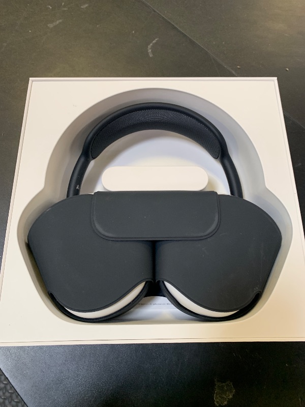 Photo 1 of Apple AirPods Max Wireless Over-Ear Headphones, Pro-Level Active Noise Cancellation, Transparency Mode, Personalized Spatial Audio, USB-C Charging, Bluetooth Headphones for iPhone - Midnight (MINOR DAMAGE)