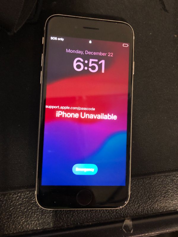 Photo 1 of *SEE CLERK NOTES* Apple iPhone SE 3rd Gen, 64GB, Starlight - Unlocked (Renewed Premium) (needs charge)