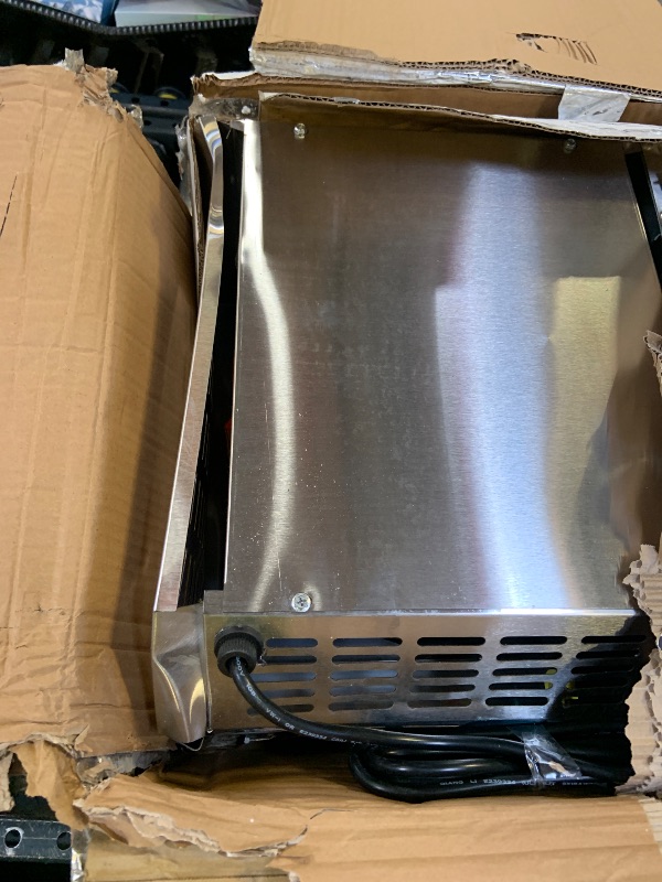 Photo 1 of VEVOR Refrigerated Condiment Prep Station, 135 W Countertop Refrigerated Condiment Station, with 2 1/3 Pans & 4 1/6 Pans, 304 Stainless Body and PC Lid, Sandwich Prep Table with Stainless Guard, ETL