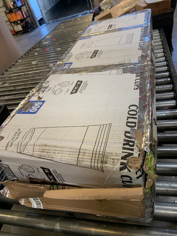 Photo 1 of VEVOR Refrigerated Condiment Prep Station, 135 W Countertop Refrigerated Condiment Station, with 2 1/3 Pans & 4 1/6 Pans, 304 Stainless Body and PC Lid, Sandwich Prep Table with Stainless Guard, ETL