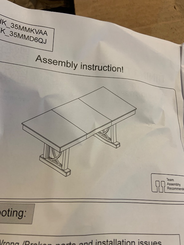 Photo 1 of Dining table 
