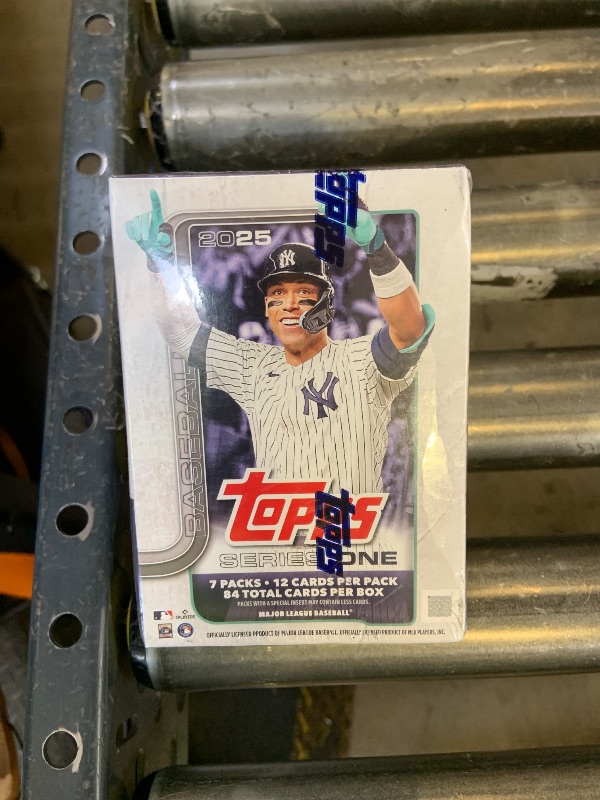 Photo 1 of ****USED / MISSING CARDS**** 2025 Topps Series 1 Baseball - Factory Sealed - Value Box