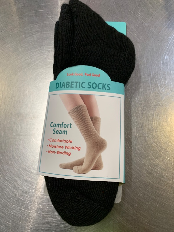 Photo 1 of +MD Diabetic Socks for Men Womens Non Binding Top Ankle Socks with Cushion Sole for Swollen Feet 6 Pairs Black 13-15
