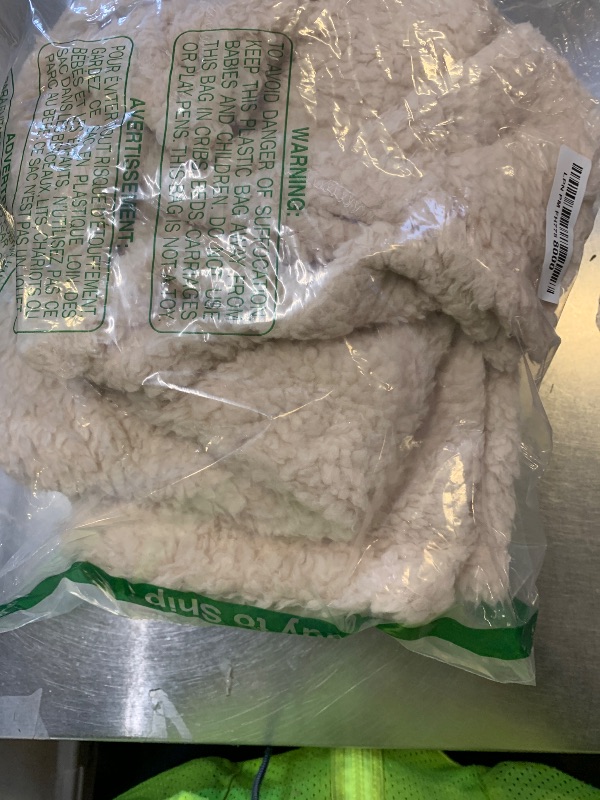 Photo 1 of 1 Pack 3 Calming Blankets Fluffy Premium Fleece Pet Blanket Soft Sherpa Throw for Dog Puppy Cat Beige Medium (30" x20'')