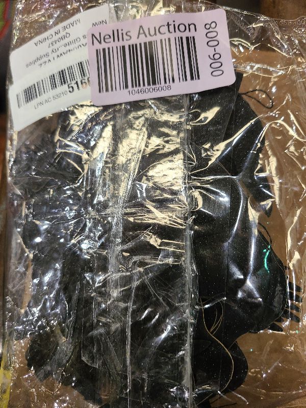 Photo 1 of 40pcs Glitter Black Crow Halloween Decorations Bird Raven Hanging Banners for Gothic Halloween Garland Backdrop Centerpiece Wall Cutouts for Horror Theme Birthday Wedding Yard Party Supplies