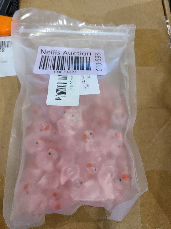 Photo 1 of 100pcs Mini Resin Duck,15 mm Dollhouse Décor Glow in The Dark for Aquarium Decor Micro Fairy Garden Landscape Hide,Seek Party Toys,Easter Basket Stuffer, Gift for All Ages (Pink-Duck)