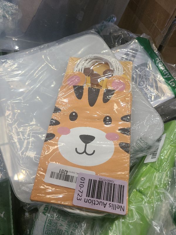 Photo 1 of 12 PCS Jungle Animals Party Favor Bags Zoo Animal Theme Party Gift Bag Jungle Safari Birthday Goodie Paper Bags with Handles for Kids Boys Girls Baby Shower Birthday Woodland Themed Parties Supplies