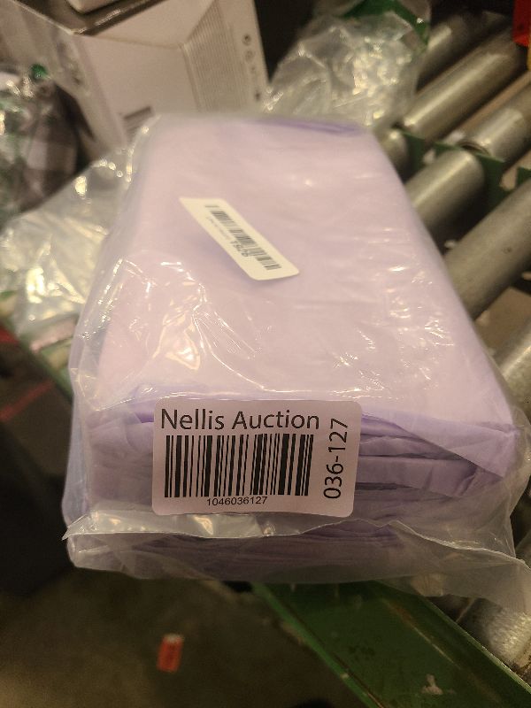 Photo 1 of 30 Count Cat Litter Pads 16.9 x 11.4 Inch Cat Pad Refills for Litter Box Super Absorbent Leak-Proof, Pee Pads for Cats Litter Box Fresh Lavender Scented (Purple)
