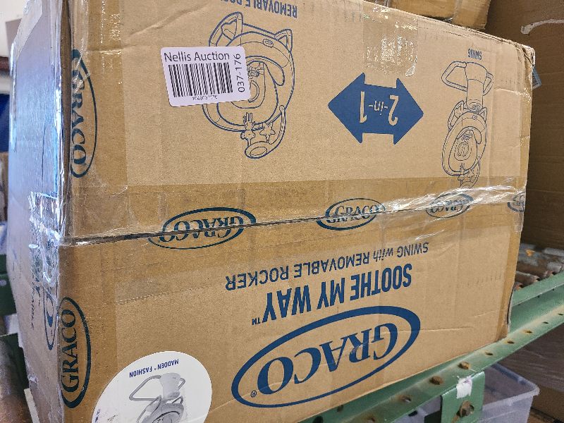 Photo 1 of Graco Soothe My Way with Removable Rocker