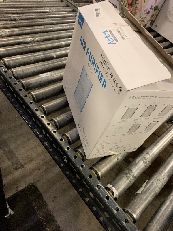 Photo 1 of Air purifier 