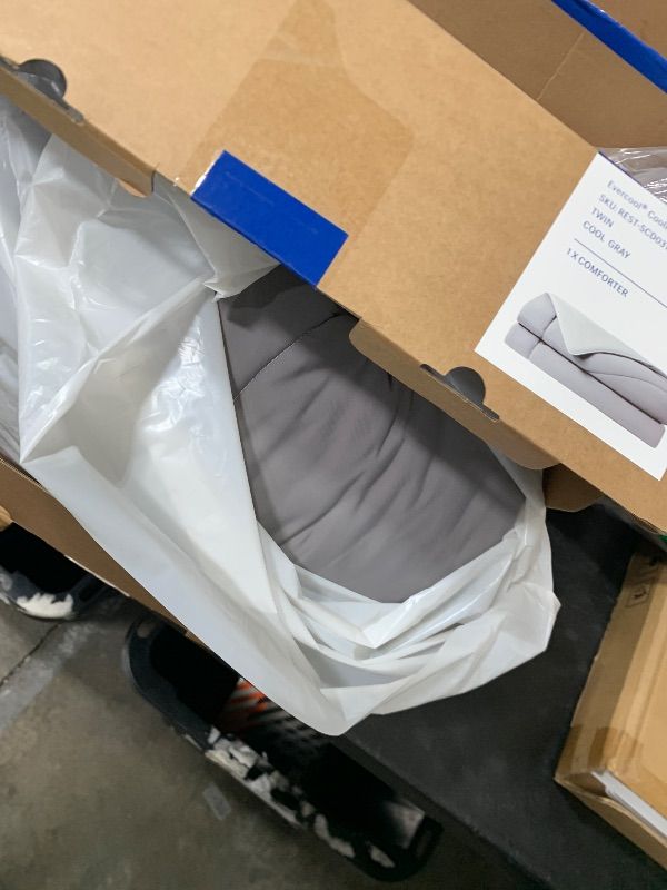 Photo 1 of twin size-----------REST® Evercool® Cooling Comforter, Twin/Twin XL, Blanket for Hot Sleepers, All Season Bedding to Keep Cool for Night Sweats, Breathable Lightweight Blanket, 68"x90" Inches, Cool Gray