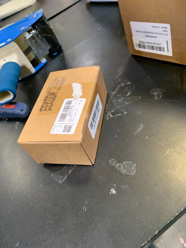 Photo 1 of 1 Pcs 2 in 1 Light Socket to Plug Adapter, Convert E26/E27 Bulb Socket to 2 Pieces 3 Prong Outlet with Extension Cord, Flexible Light Bulb Socket Converter Suitable for Porch Patio Garage Use (White)