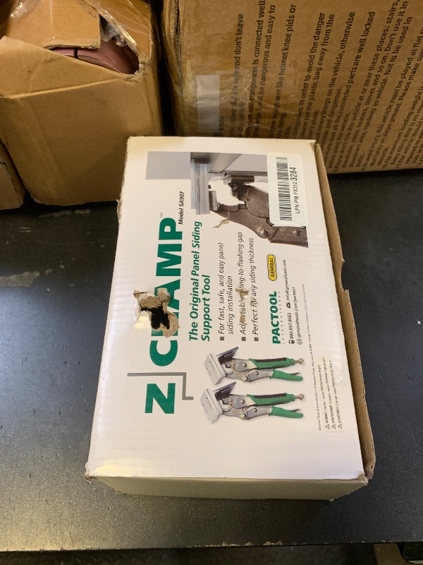 Photo 1 of PacTool SA907 Adjustable Z-Clamp Panel Siding Installation Tool - Contractor Grade Siding Tools, Green