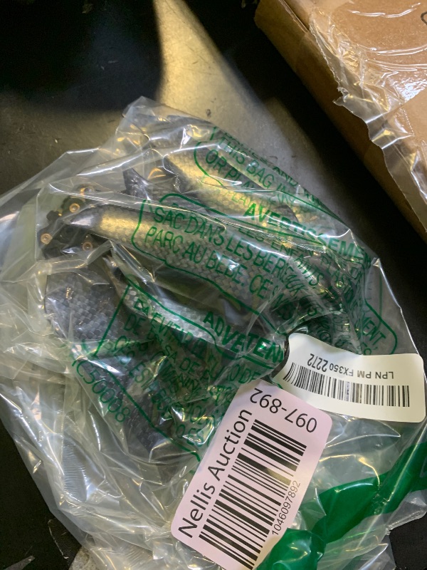 Photo 1 of Carbon Fiber Drone Propellers,Quick Release Noise Reduction Lightweight 3 Blade Propeller for Professional Photographers,Aerial Videography and Commercial Surveying