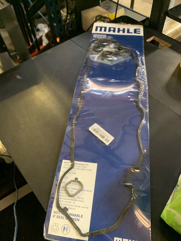 Photo 1 of MAHLE VS50887 Engine Valve Cover Gasket Set