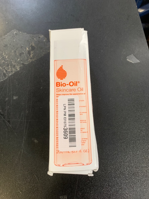 Photo 1 of Bio-Oil Skincare Body Oil Serum, Face and Body Moisturizer with Vitamin E & A, for Scars, Stretch Marks, Sensitive Skin, All Skin Types, Dermatologist Recommended, Non-Comedogenic, 6.7 Oz