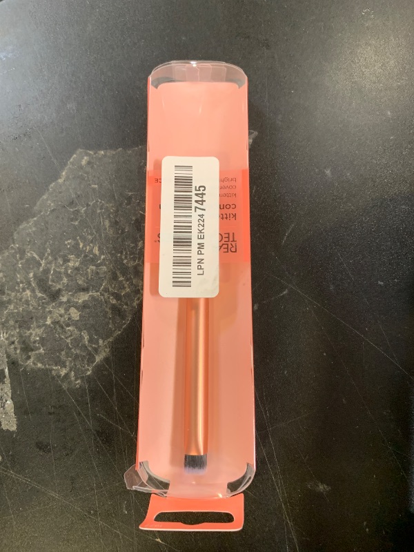 Photo 1 of Real Techniques Brightening Concealer Makeup Brush, Viral Kitten Paw Brush Conceals Under Eyes, & Imperfections, Cover Dark Circles, For Brightener & Concealer, RT 242 Brush, Cruelty-Free, 1 Count
