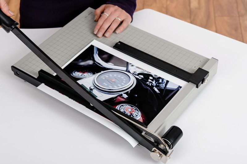 Photo 1 of Dahle 15e Vantage Paper Trimmer, 15" Cut Length, 15 Sheet, Automatic Clamp, Adjustable Guide, Metal Base with 1/2" Gridlines, Guillotine Paper Cutter