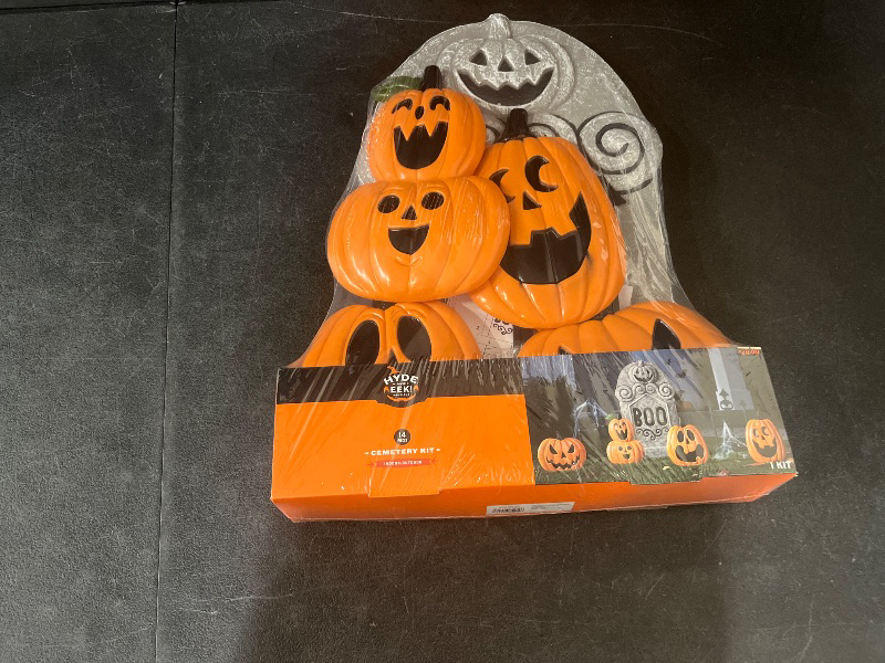 Photo 1 of HYDE AND EEK cemetery kit pumkins