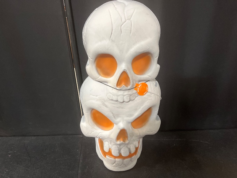 Photo 1 of Hyde and eek light and sound stcked lit figural skulls