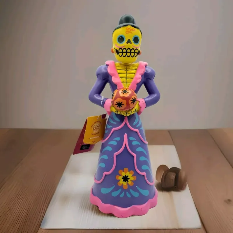 Photo 1 of 2024 Target Exclusive La Dona Statue Day of the Dead Dia De Los Muertos IN HND
