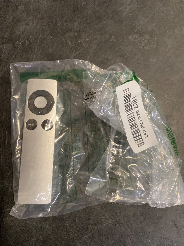 Photo 1 of New Replacement Apple tv Remote Control for Apple TV 1 2 3 4 A1842/A1625/A1469/A1427/A1378/A1218/A1156 (Made from Plastic not Original)