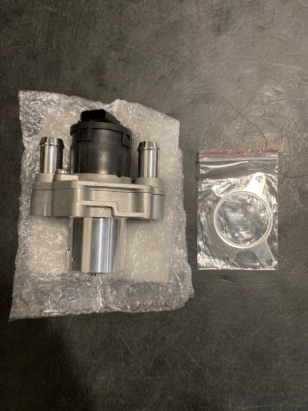 Photo 1 of EGR Valve with Gasket Fits For 2010-2021 Mercedes-Benz & Freightliner Sprinter Replaces 710471D 6421401460 14533102087