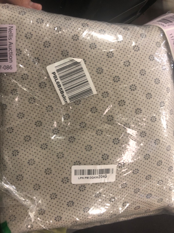 Photo 1 of FJZFING Grass Green Round Rug Ultra-Soft Plush Modern 4x4 Circle Area Rug for Kid's Bedroom, Fluffy Shag Circular Rug for Nursery Room, Cute Grass Green Carpet for Teen's Room