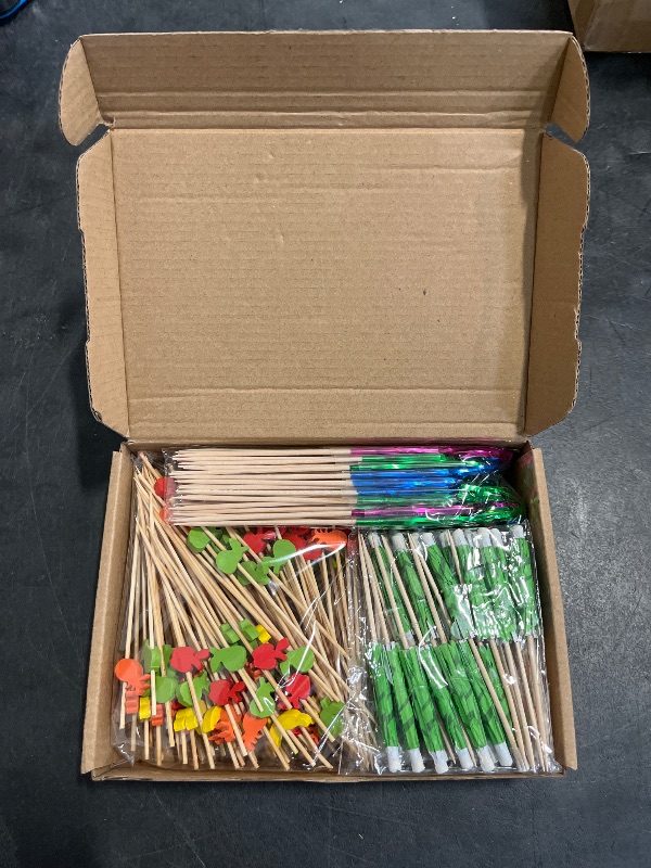 Photo 1 of YHCHLHFF 220 Pcs Beverage Umbrella Coconut Tree Picks Cocktail Firework Sticks Fruit Sticks for Bars Fruit Plate and Birthday Parties Cocktail Accessories (4 Styles)