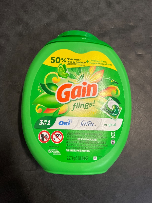 Photo 1 of Gain flings Laundry Detergent Soap Pacs HE Compatible 112 ct Long Lasting Scent Original Scent