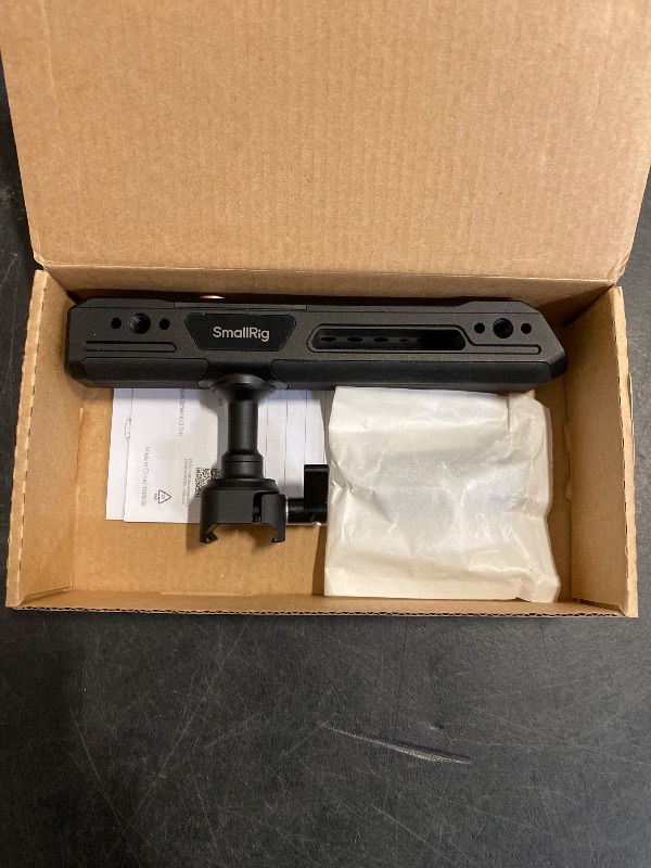 Photo 1 of SmallRig Rotating Top Handle with NATO Clamp, Lightweight NATO Top Handle for Camera Cage, Maximum Capacity 15KG, One-Key Rotation 360°, with Cold Shoe Mount & 1/4''-20 Threaded Holes - 4152