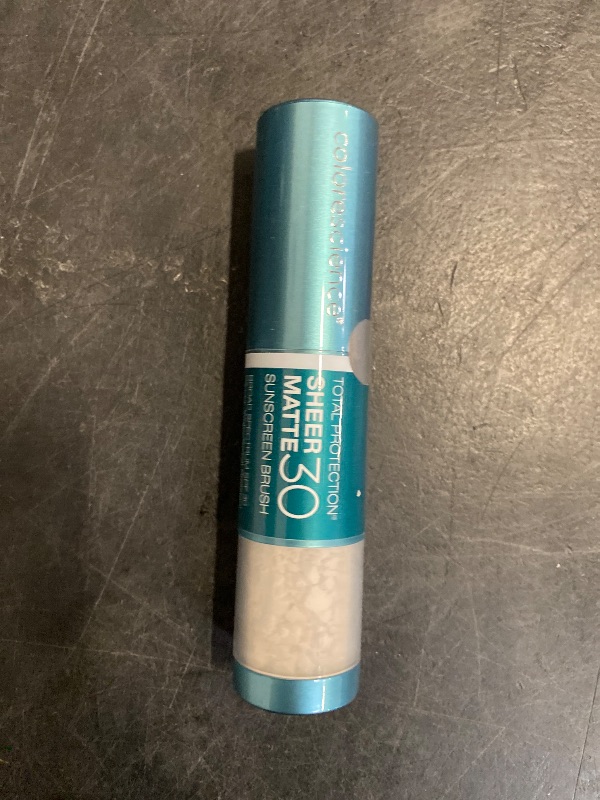 Photo 1 of Colorescience Total Protection Sheer Matte SPF 30 Sunscreen Brush For Oily and Acne-Prone Skin, Unscented 0.15 Ounce, Powder