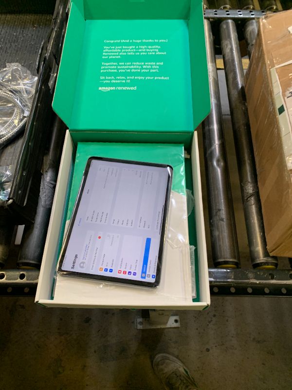 Photo 1 of Apple 2021 iPad Pro 3rd Gen. (11-inch, Wi-Fi, 128GB) - Space Gray (Renewed)