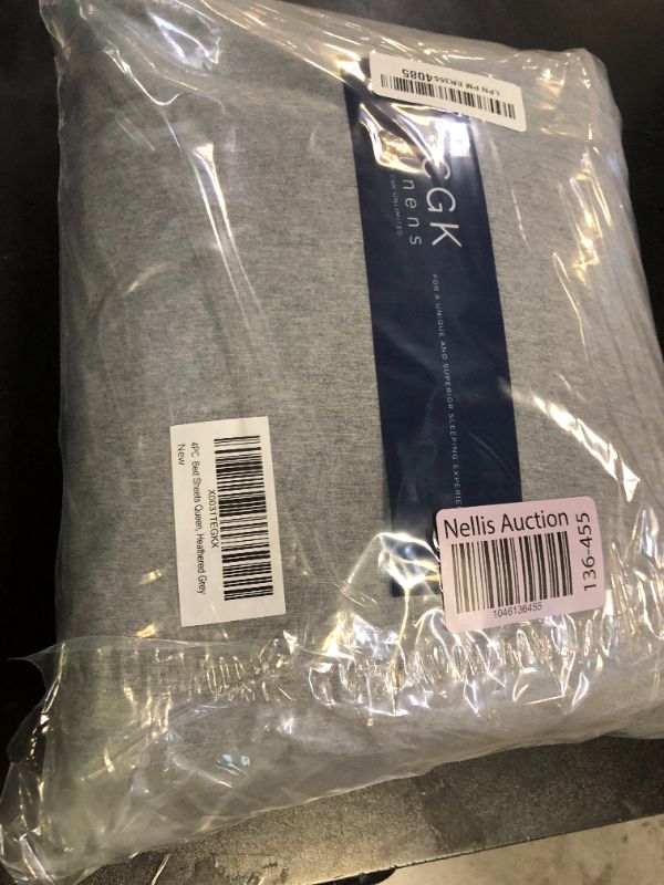 Photo 1 of Queen Size 4 Piece Sheet Set - Comfy Breathable & Cooling Bed Sheets Set - Hotel Luxury Bedding for Women, Men, Kids, Teens, Boys & Girls - Deep Pockets, Soft & Wrinkle Free - Grey (Heathered Sheets)