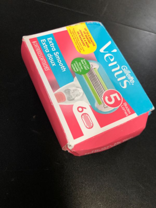 Photo 1 of Gillette Venus Extra Smooth Womens Razor Blade Refills, 6 Count, Designed for a Close, Smooth Shave